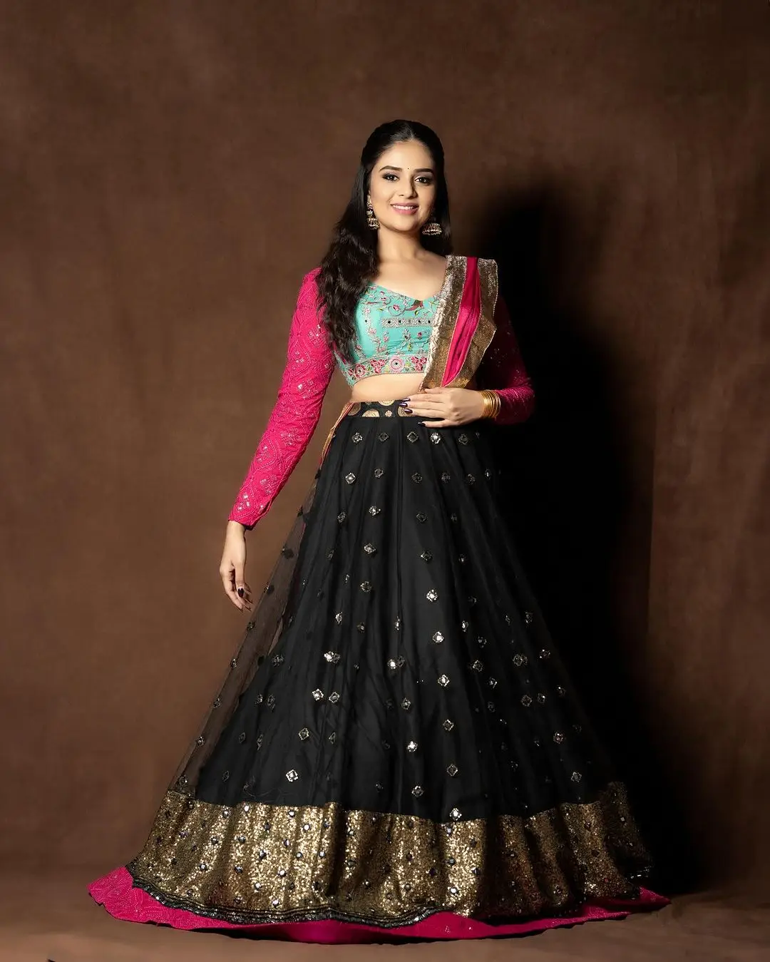 Gemini TV Anchor Sreemukhi in Black Lehenga Blue Choli